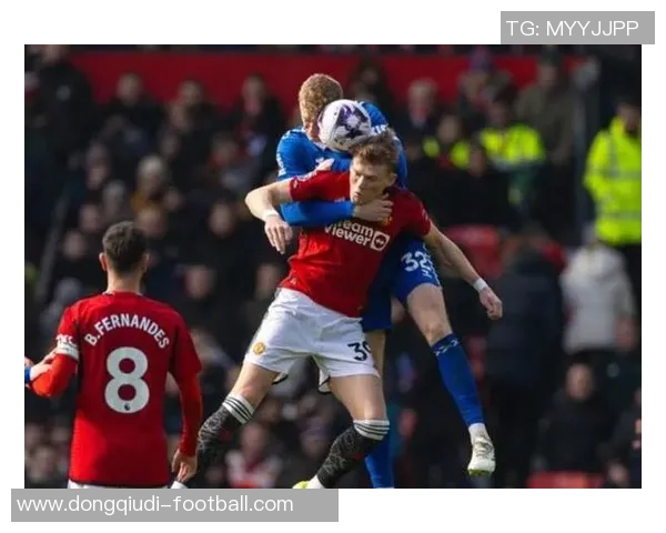 意甲激战：那不勒斯与曼联战成平局绝杀瞬间引发全场狂欢分析