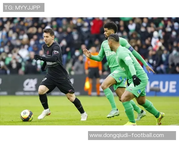 巴黎圣日耳曼逆转曼联上演精彩帽子戏法全场沸腾瞬间回顾 巴黎圣日耳曼逆转曼联上演精彩帽子戏法全场沸腾瞬间回顾