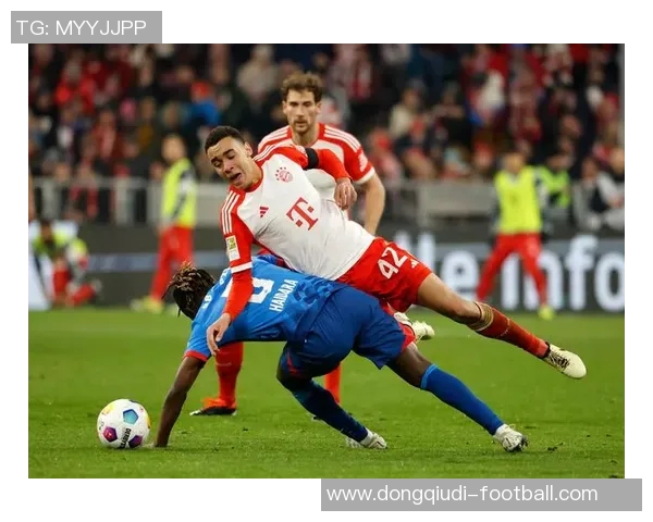 英超激战:拜仁与莱比锡战成平局神扑瞬间点燃全场激情 英超激战:拜仁与莱比锡战成平局神扑瞬间点燃全场激情